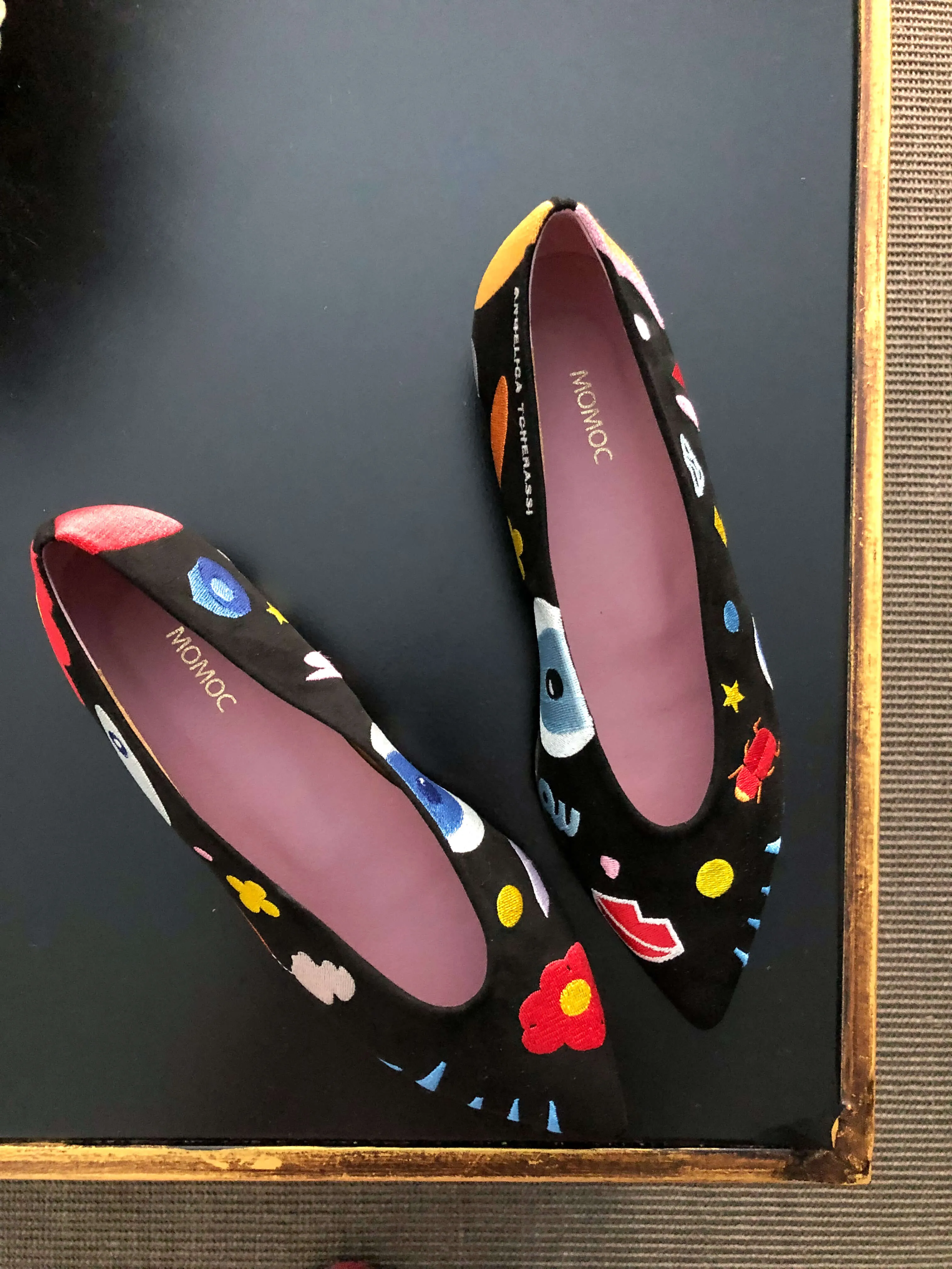 Nouvel Univers Ballerines Véganes Brodées en Simili Cuir Écologique | Noir