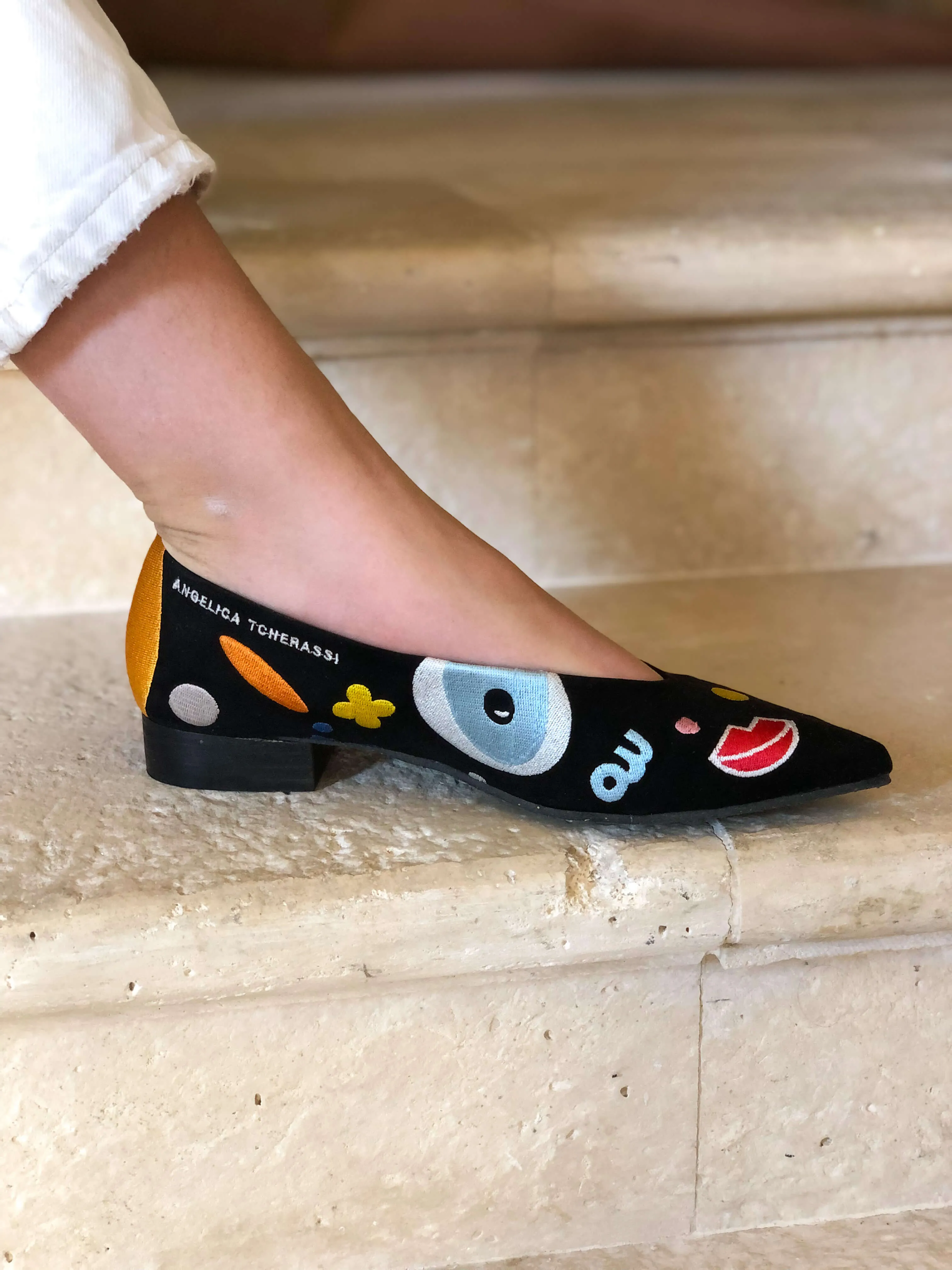Nouvel Univers Ballerines Véganes Brodées en Simili Cuir Écologique | Noir