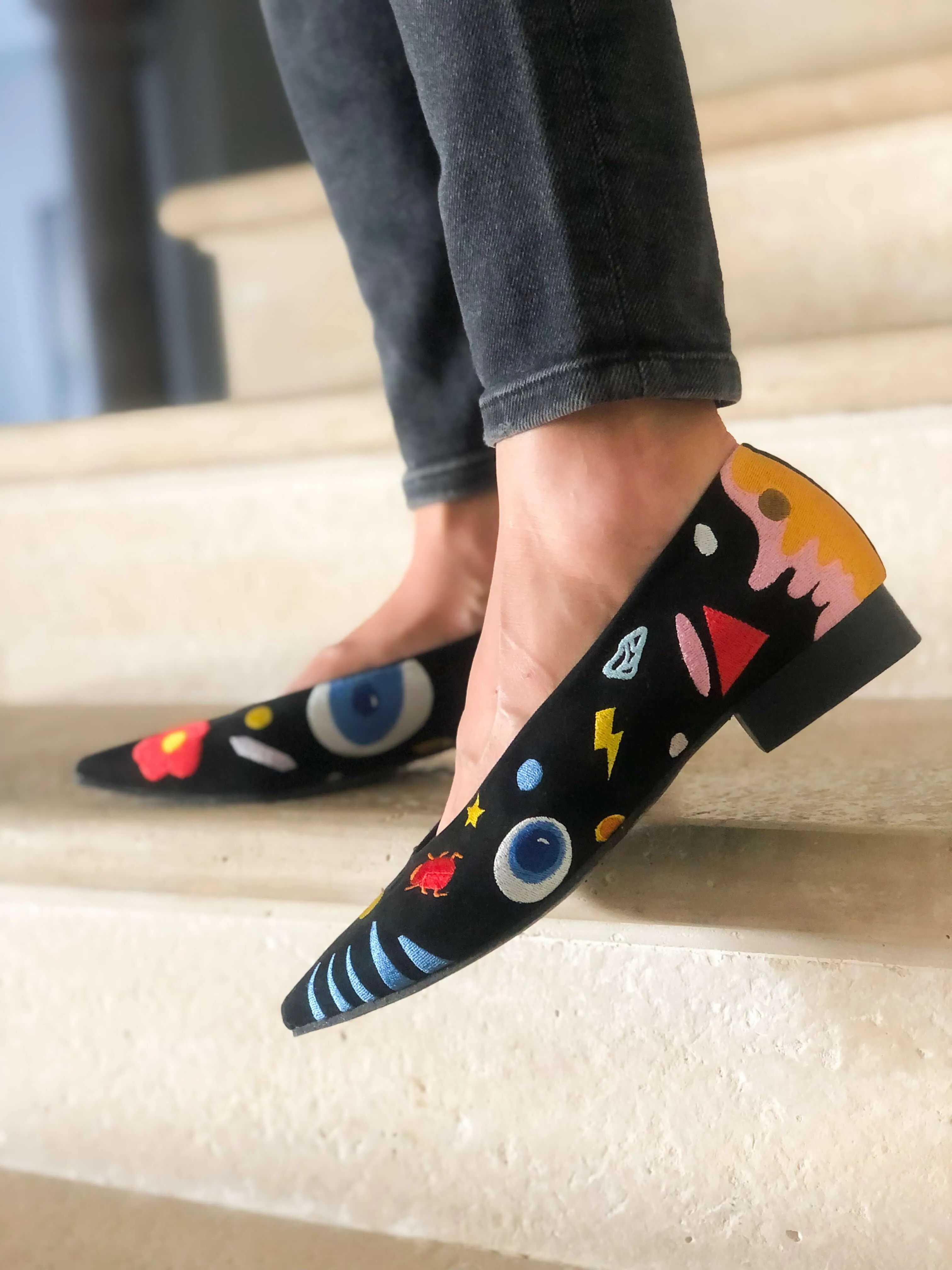 Nouvel Univers Ballerines Véganes Brodées en Simili Cuir Écologique | Noir