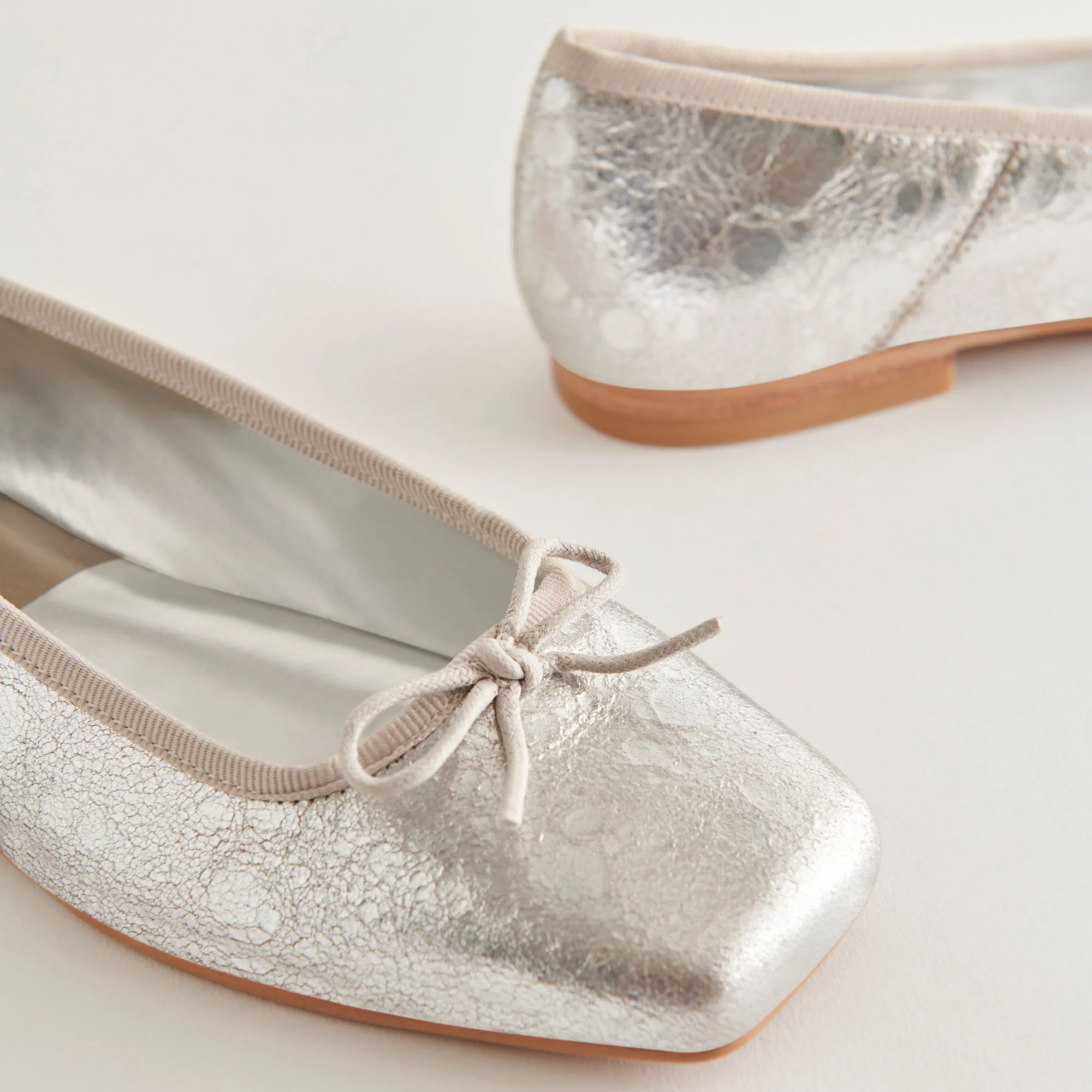 BALLERINES ANISA EN CUIR ARGENTÉ VIEILLI