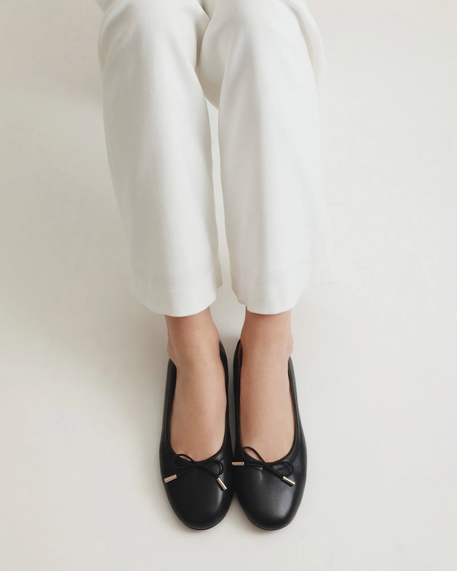 JOLIE BALLERINES DÉCONTRACTÉES EN CUIR NOIR