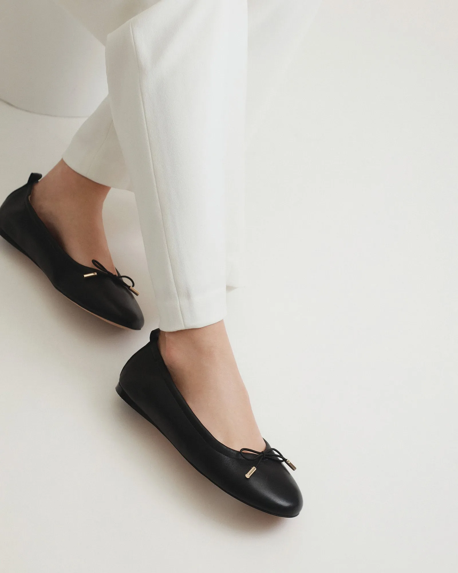 JOLIE BALLERINES DÉCONTRACTÉES EN CUIR NOIR