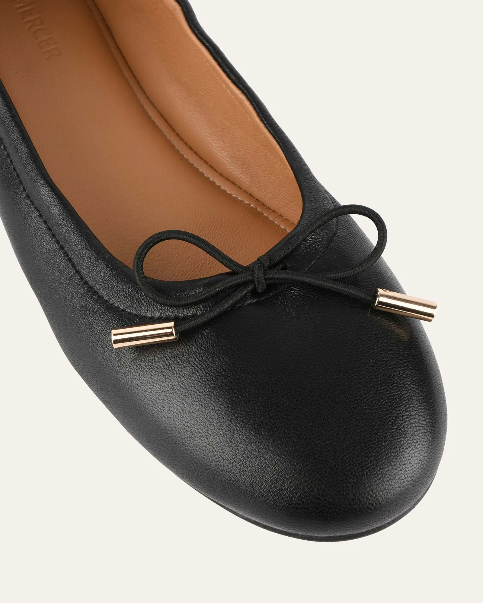 JOLIE BALLERINES DÉCONTRACTÉES EN CUIR NOIR