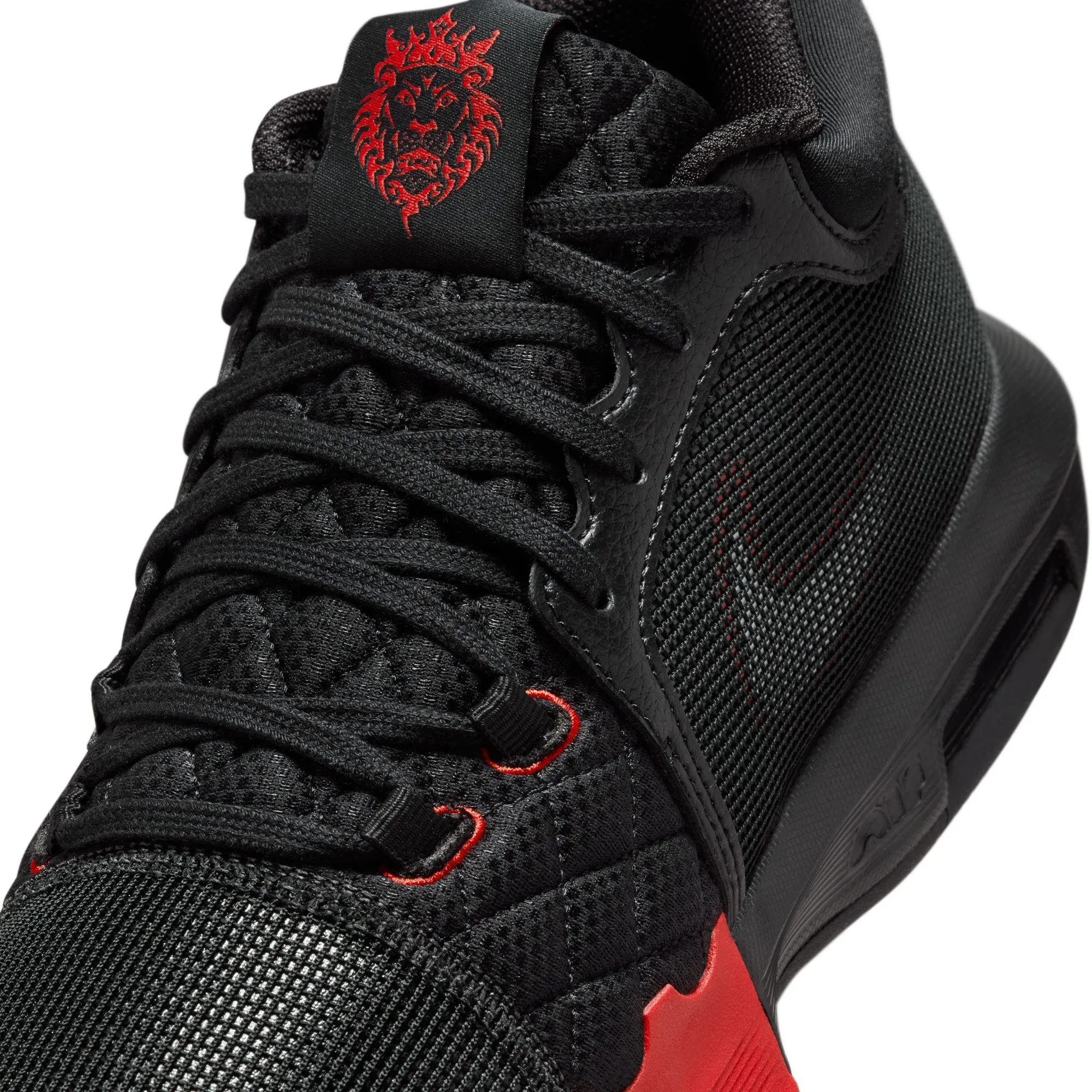 Chaussures de Basketball Homme LeBron Witness 8
