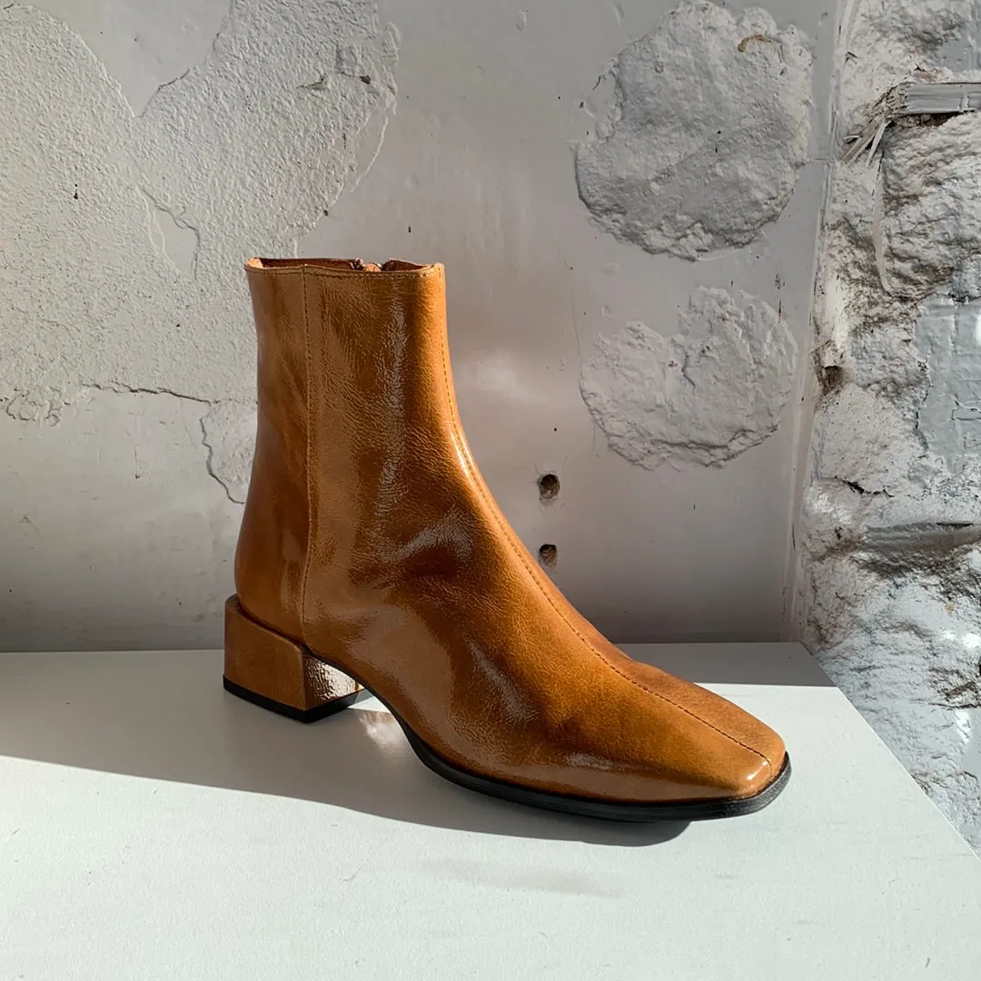 Neo 22515 Cuir Verni