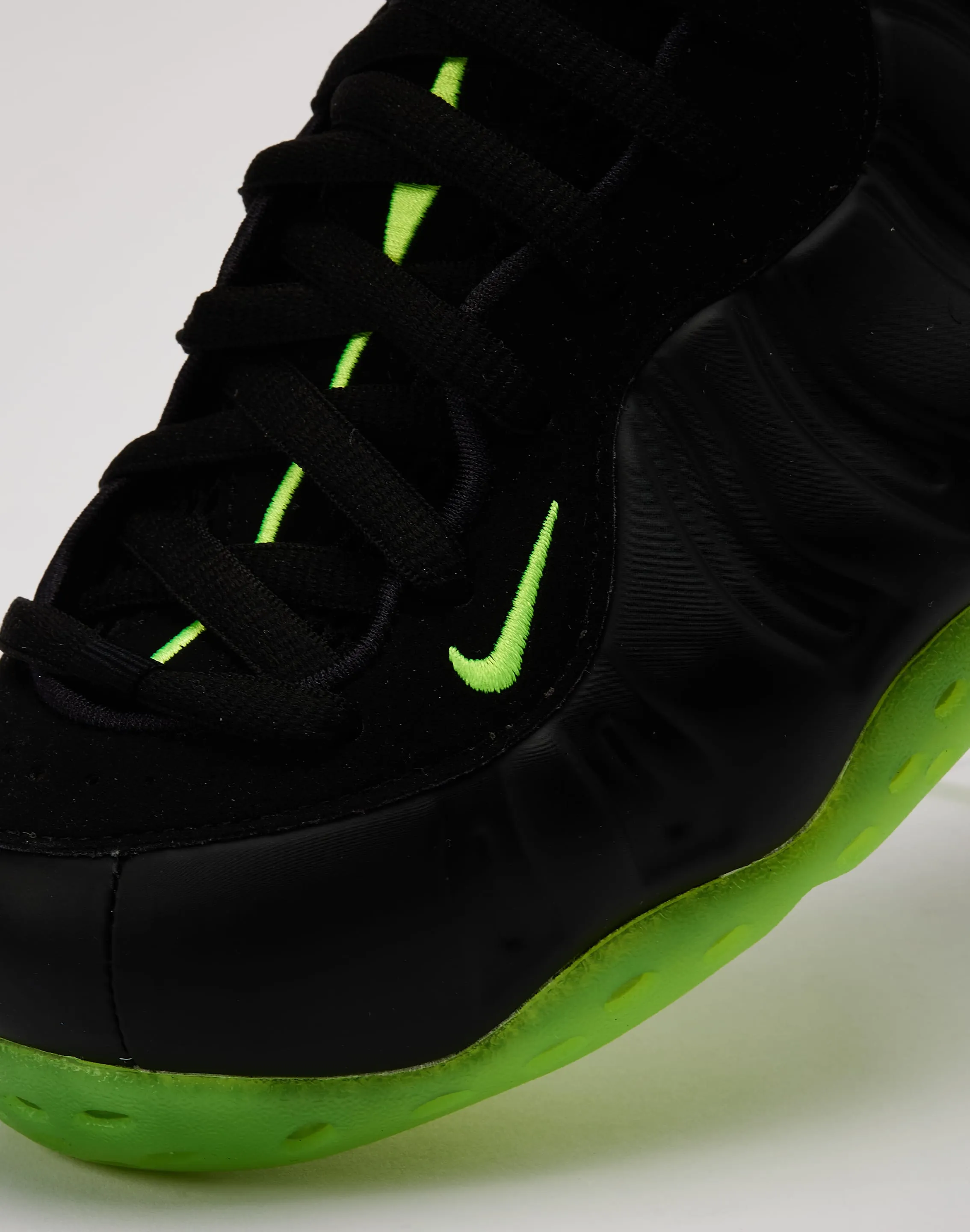 Nike Air Foamposite One 'Noir Volt'