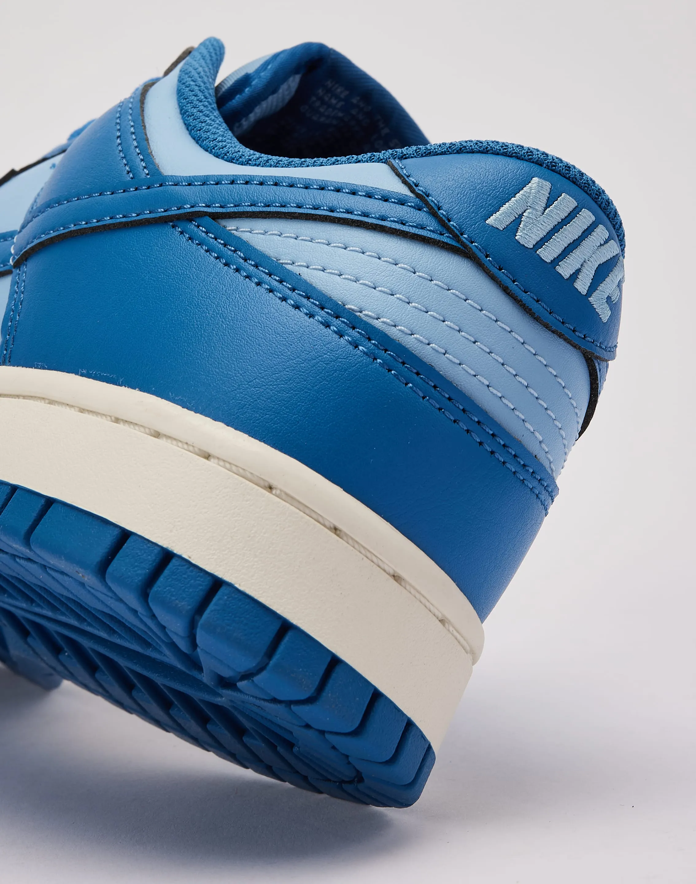 Nike Dunk Low