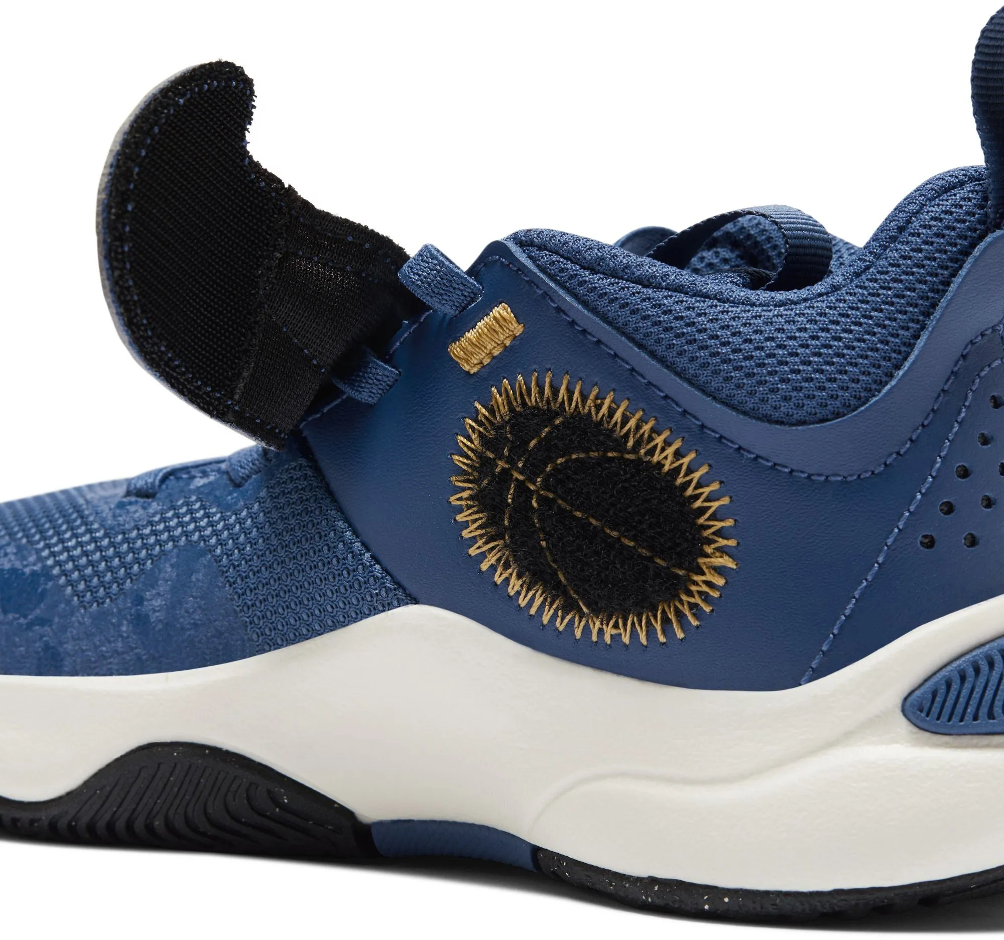 Chaussures de Basketball pour Enfants Team Hustle D 11