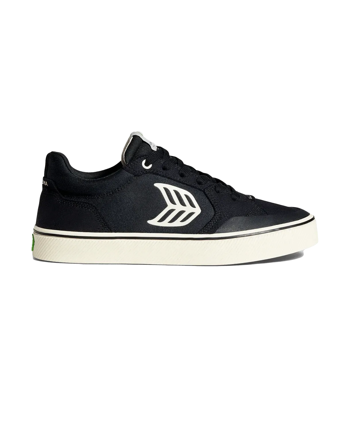 Les chaussures de skate Vallely en noir et ivoire