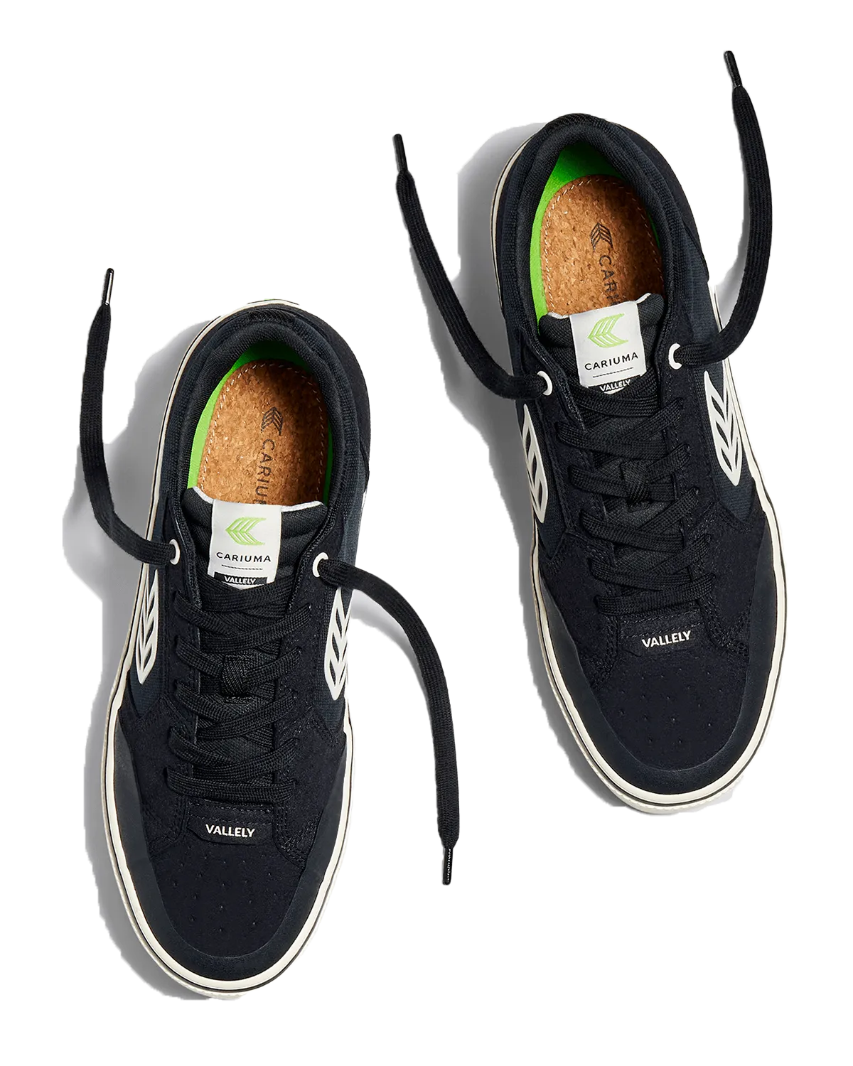 Les chaussures de skate Vallely en noir et ivoire